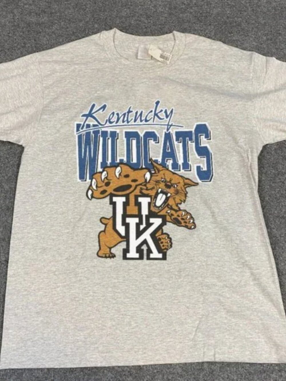 Vintage 90s NCAA University of Kentucky Wildcats Logo basketball Retro 90s Shirt
